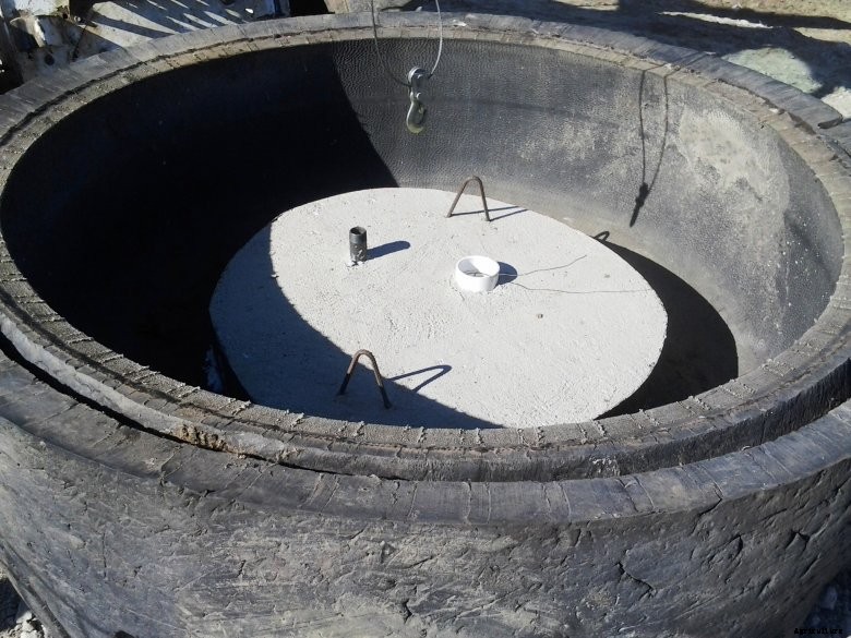 Waterer before water is added